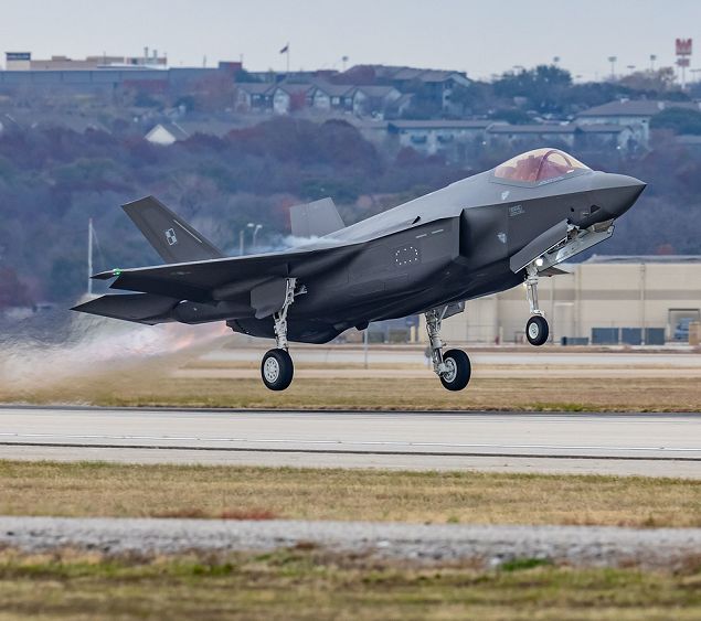 PZL Mielec będzie produkować lotnicze wiązki elektryczne wykorzystywane w samolocie F-35.jpg